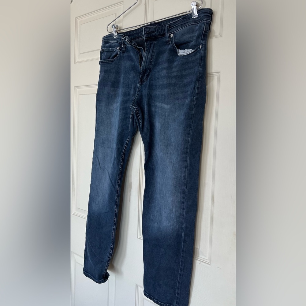 Calvin Klein Men's Straight Fit Jeans - Picture 6 of 7